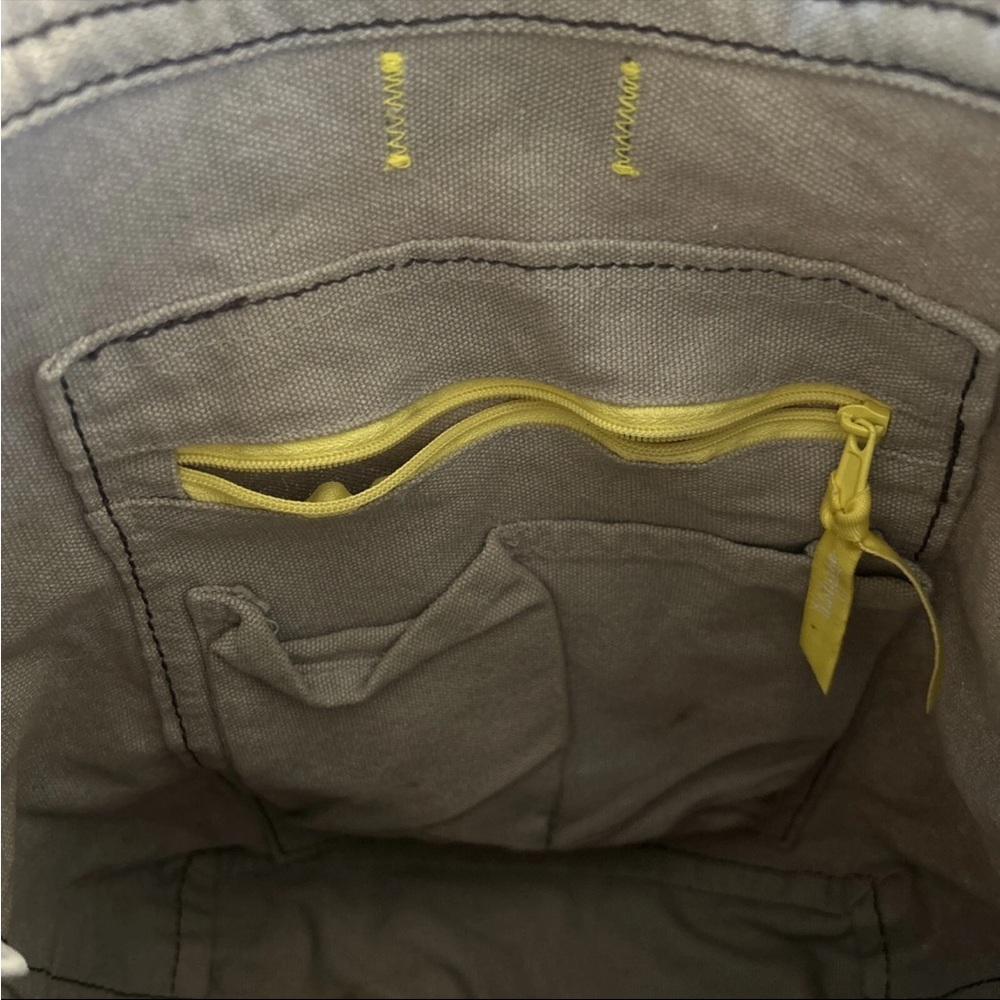 Thirty-One Retro Metro Bag Brown w/ Frayed Edges Yellow FlowerCrossbody Shoulder - Picture 8 of 8